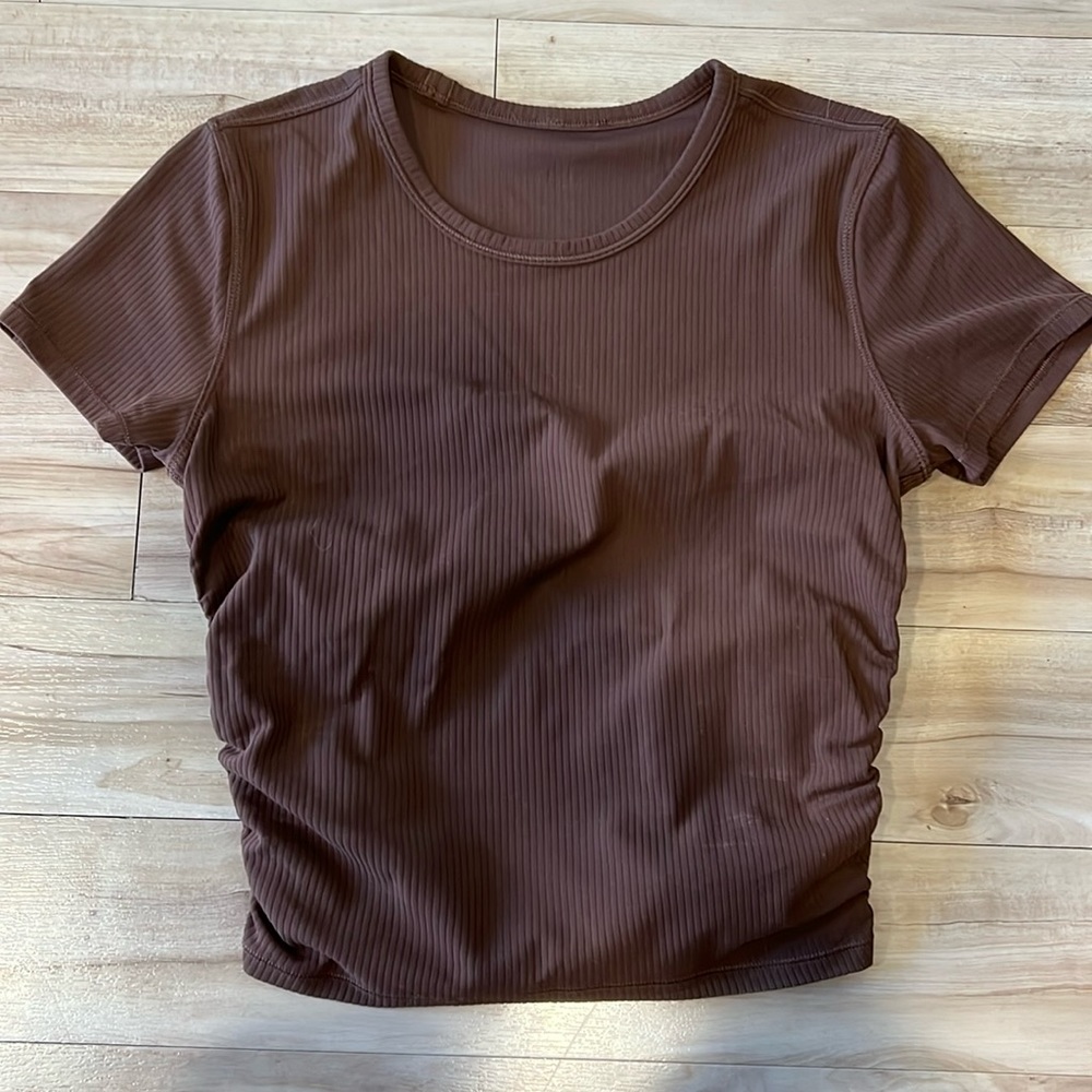 lululemon tee